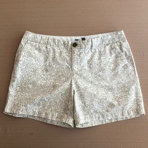 Shorts ~ Classic White Tan Floral Design ~ 100% Cotton ~ Size 6 - EUC